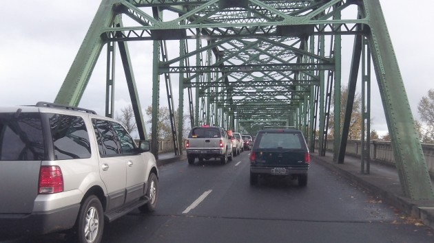Unlike in Corvallis, no protest closed this bridge into Albany. Suppose someone tried?