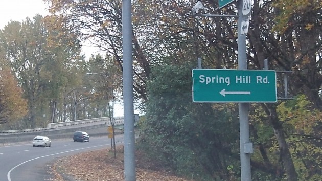 The makers of this road sign got the spelling right.
